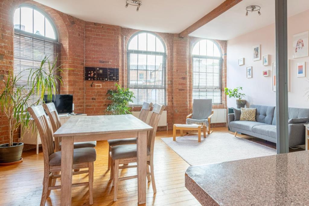 5 Mins Walk From Centre, Spacious City Apt, Open-Plan Nottingham Exterior foto